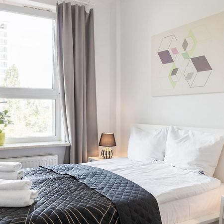 Urban Chic - Pereca - Rondo Onz - Luxury Warsaw Stays - 14 People Kültér fotó