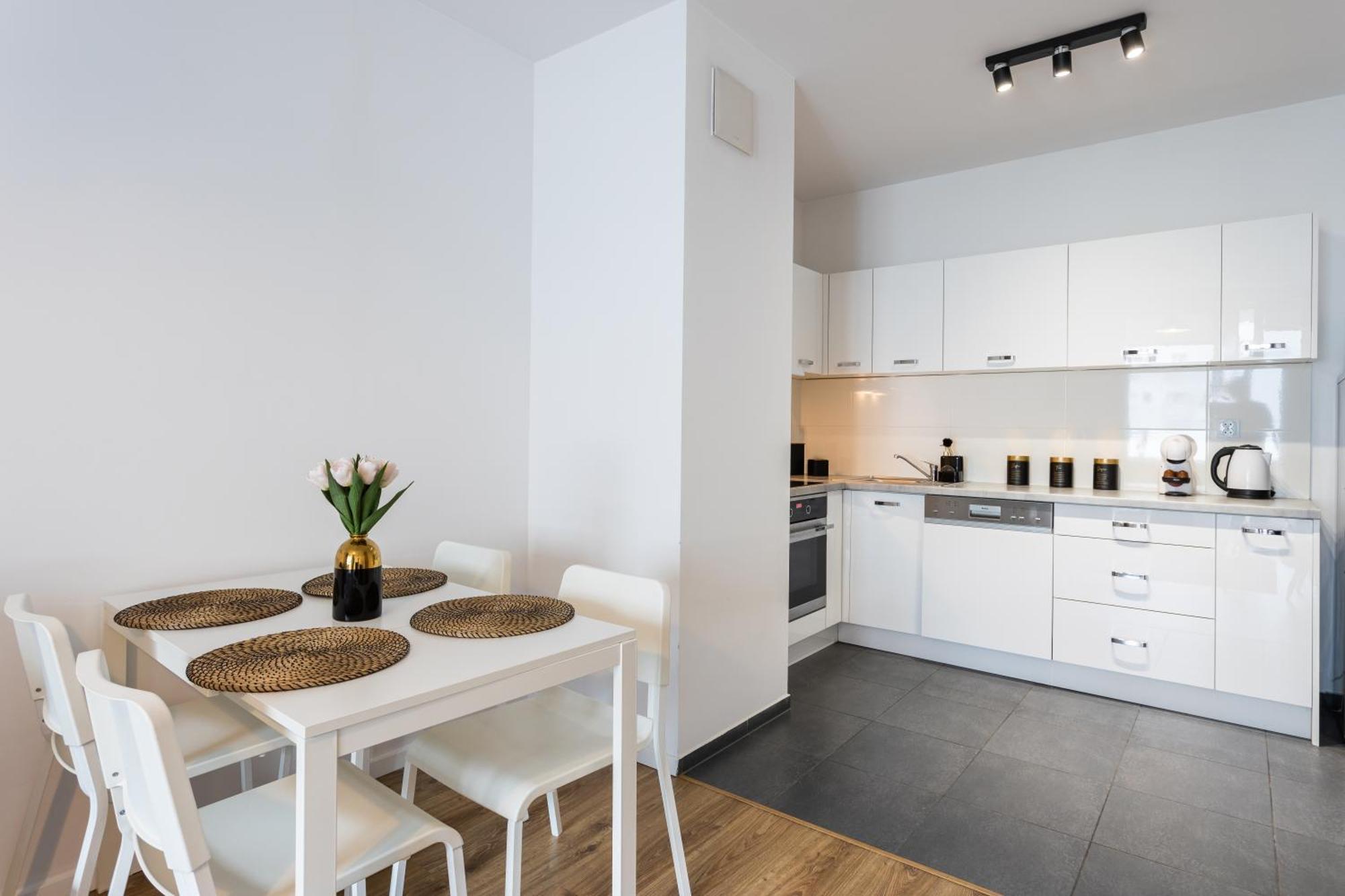 Urban Chic - Pereca - Rondo Onz - Luxury Warsaw Stays - 14 People Kültér fotó